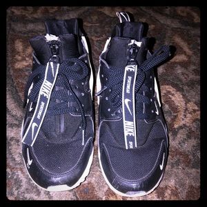 Nike Air Huarache Black/ Black-White